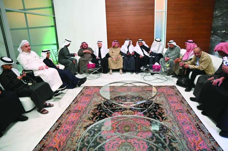 جانب من الحضور في الديوان عقب افتتاحه 