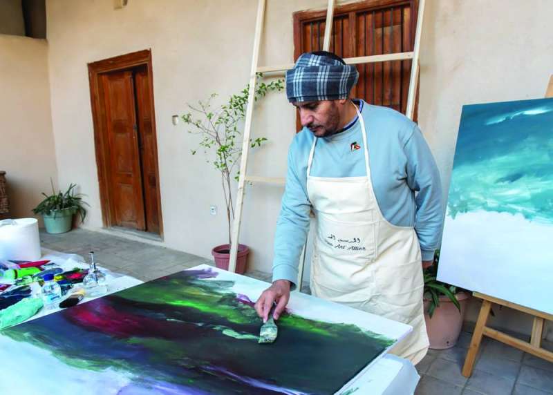 حسين دقاس مشاركاً من السعودية