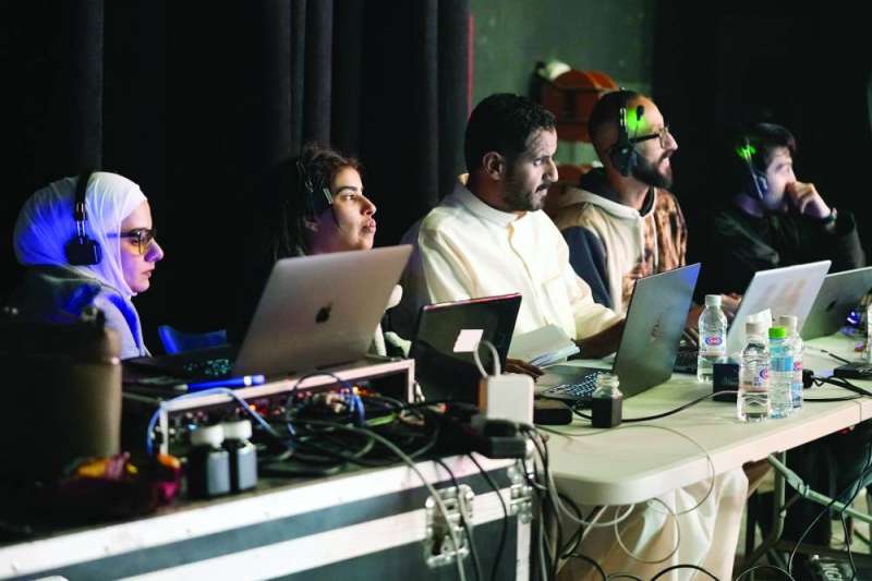 


متابعة تصوير إحدى الحلقات 