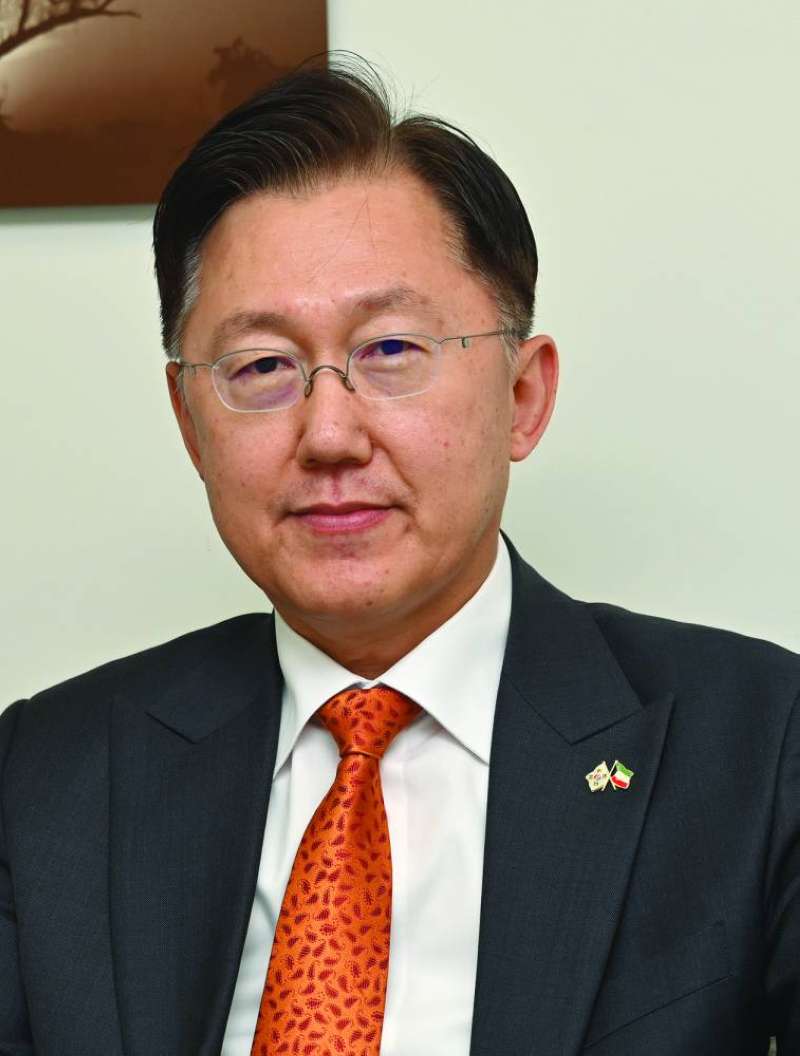 السفير الكوري بيونغ ها 	(تصوير أسعد عبدالله) 