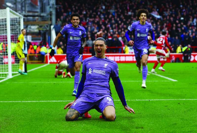 داروين نونيز محتفلاً بهدفه في مرمى نوتنغهام فوريست (رويترز) 