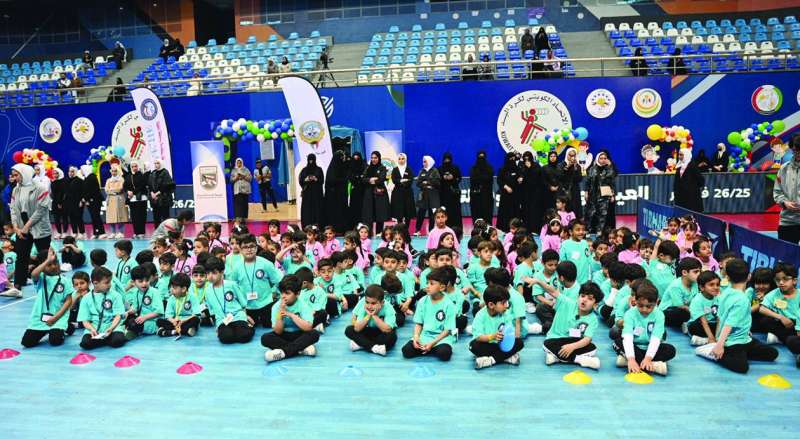 جانب من أطفال الرياض المشاركين في المهرجان السنوي