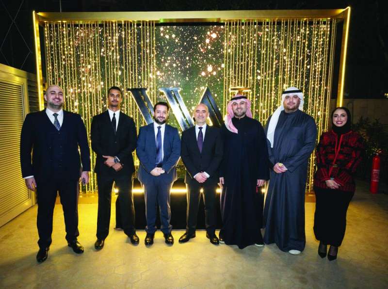 حوّا متوسطاً فريق «العقارات المتحدة» والفندق 