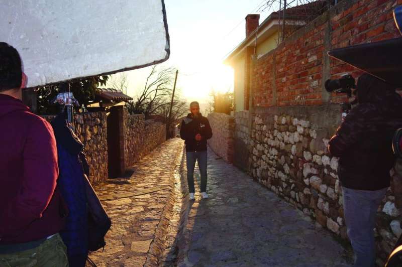 


خلال تصوير إحدى الحلقات

 