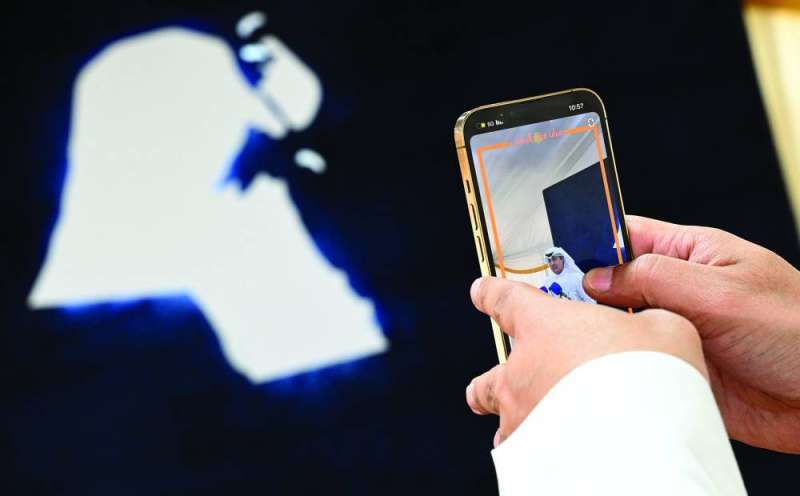 


 توثيق تسجيل المرشحين بالهواتف النقالة 	 (تصوير نايف العقلة) 