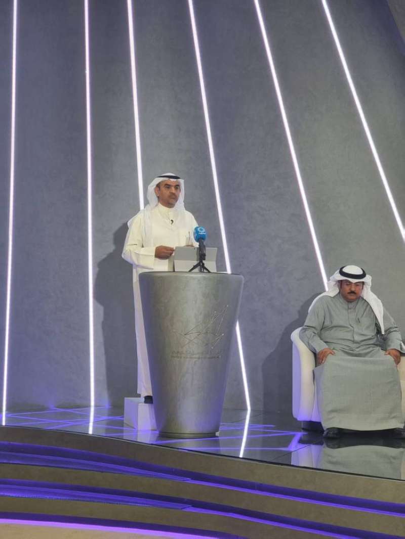 الوزير الحجرف خلال المؤتمر الصحافي 