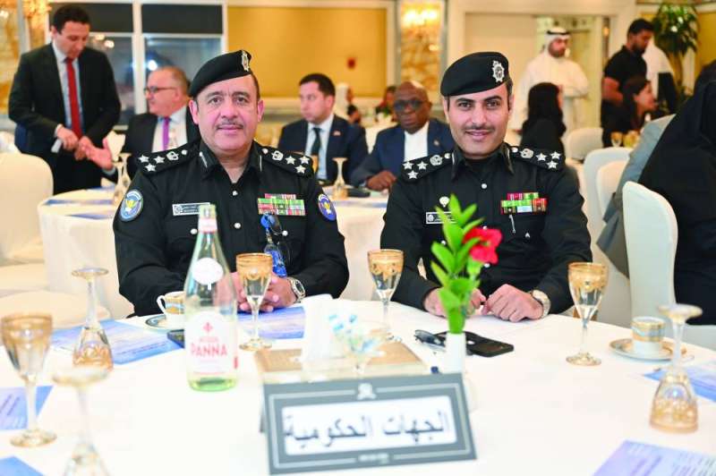 ضابطان ممثلان عن «الداخلية» 