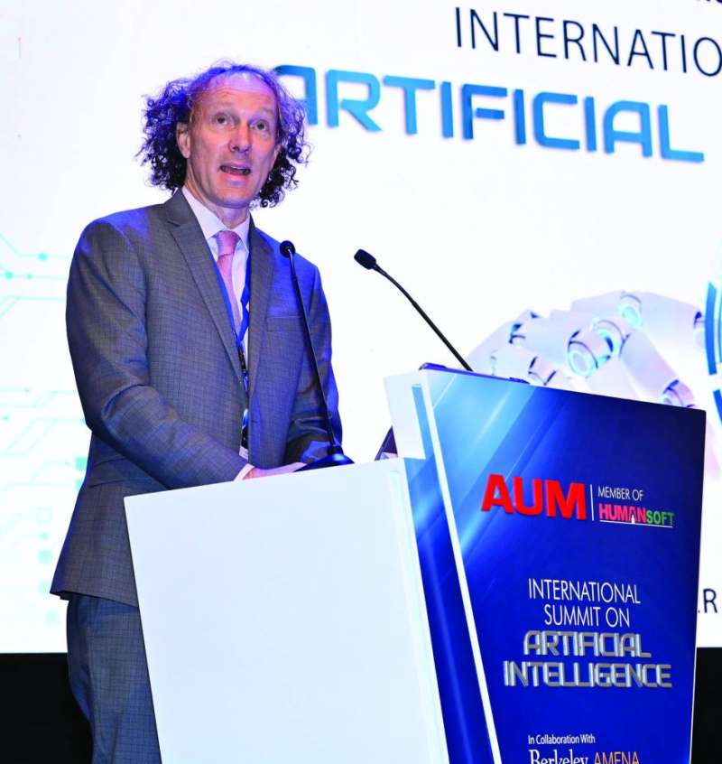 


فليتشر ملقياً كلمته في الافتتاح 