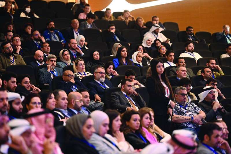 حضور الجلسة الافتتاحية