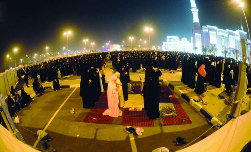 توفير الساحات للنساء لأداء الصلاة 