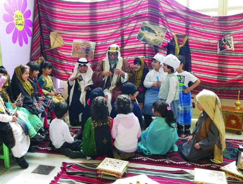 


خلف القلاف في شخصية الملا علي 