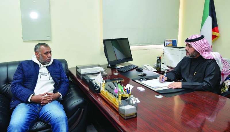 العنزي متحدثاً للزميل عمر العلاس 