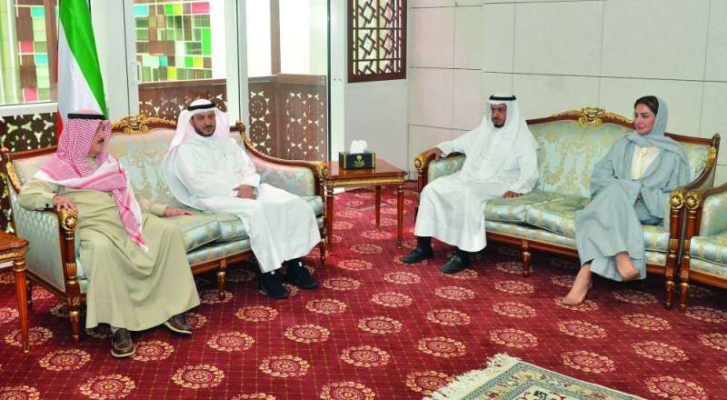 
الغريب مع المطيري والوكيلين المساعدين محمد العليم وريا الرشيدي 