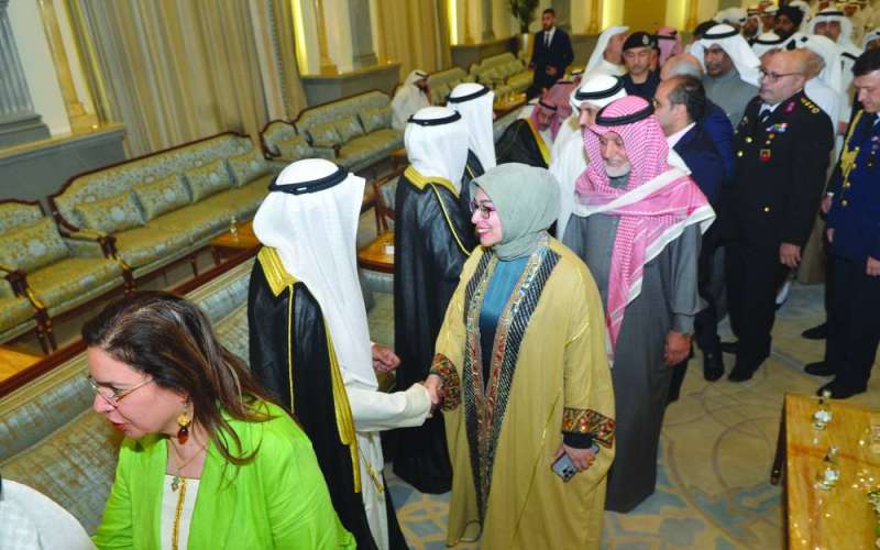 


السفيرة التركية مُقدّمة التهاني 