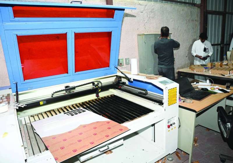 أجهزة تستخدم لصناعة البلاستيك 