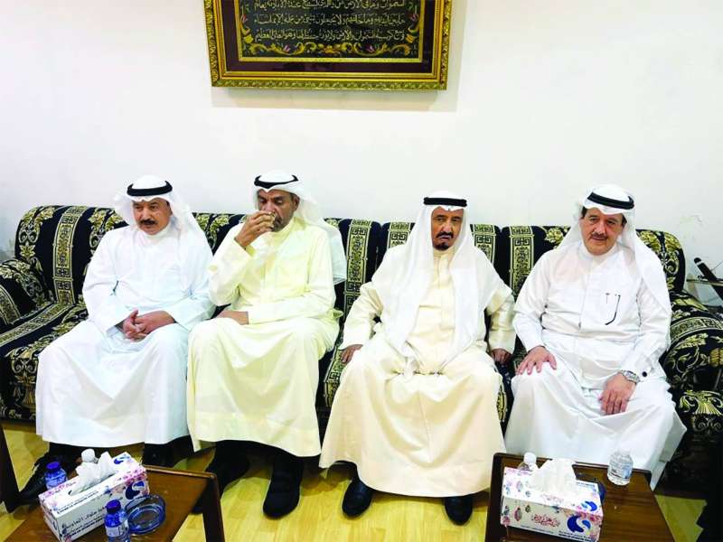 الغريب ووزير الخارجية عبدالله اليحيا والنائب السابق راشد الجويسري 