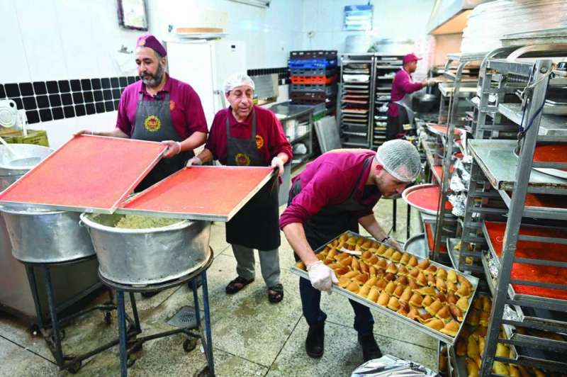 استنفار لتجهيز الطلبات 