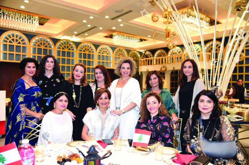 عدد من السيدات المشاركات في الغبقة 