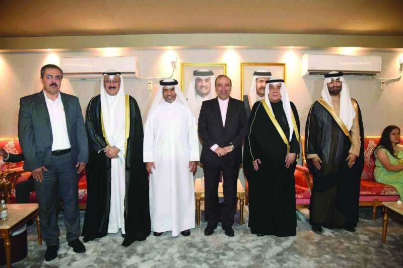 السفير الإيراني مهنئاً