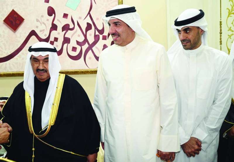 


ناصر المحمد ومرزوق الخرافي وبدر الخرافي 