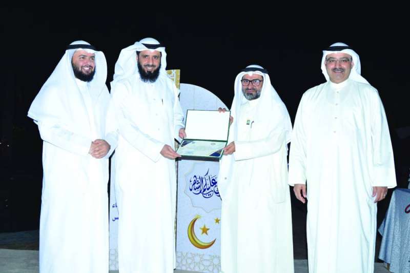 الدكتور محمد العصيمي مكرماً