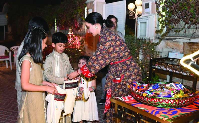 


توزيع القرقيعان 