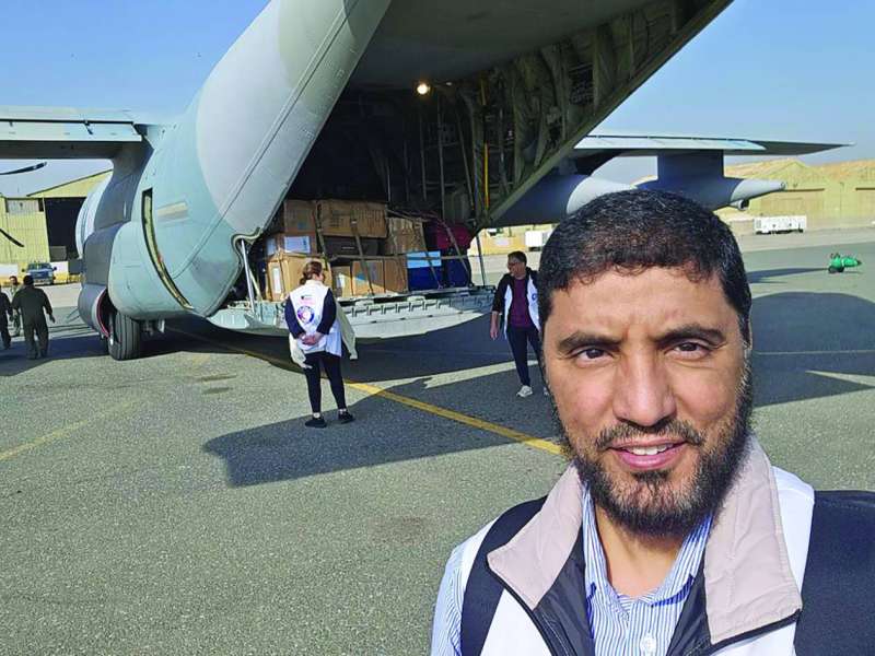 


القويعان قبيل مغادرة الرحلة إلى العريش 