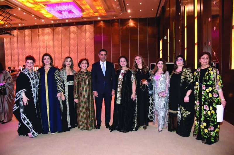 عرفة يتوسّط عضوات مجلس السيدات اللبنانيات