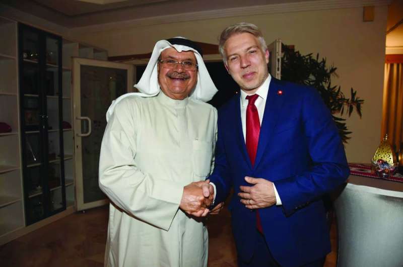 السفير السويسري مع فيصل المطوع