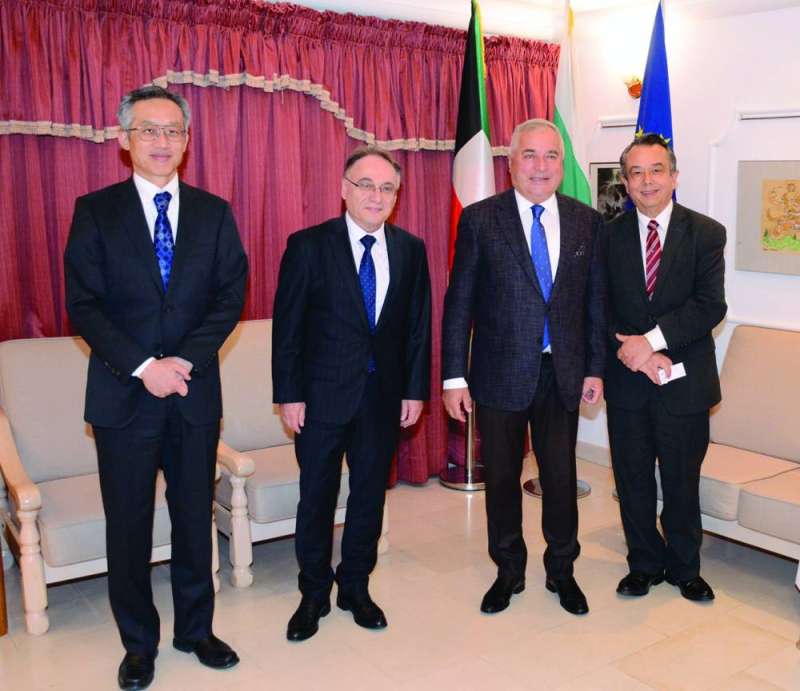 سفراء المكسيك وطاجيكستان وبلغاريا واليابان