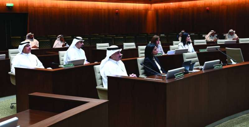 


جانب من جلسة المجلس البلدي أمس 