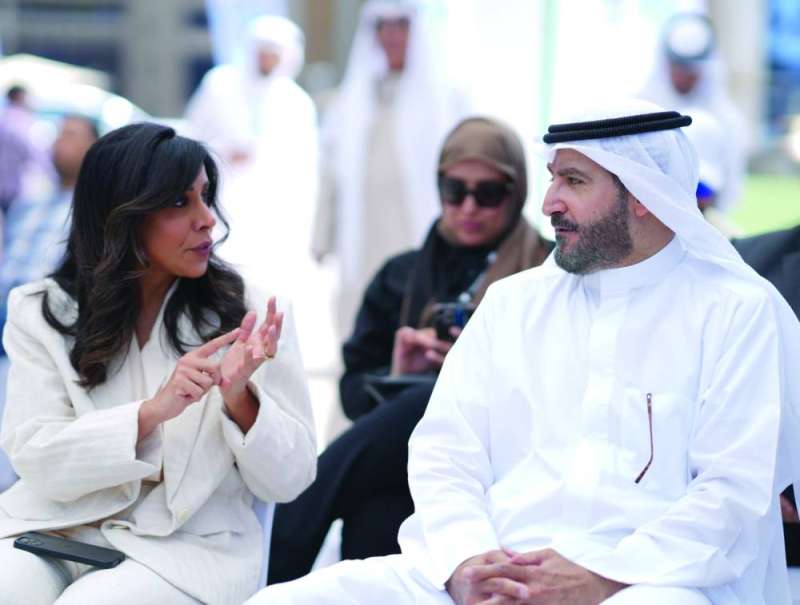 حمد المرزوق والوزيرة المشعان 