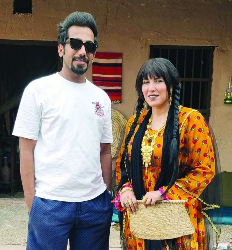 


مبارك المهلهل مع زهرة عرفات في «هوّد الليل» 