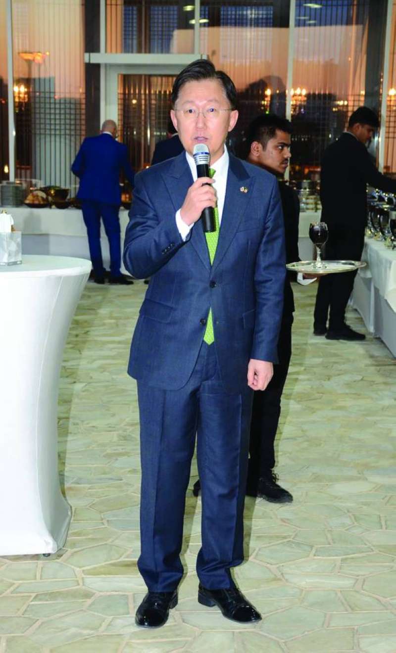 السفير الكوري مُتحدّثاً على هامش مأدبة الإفطار