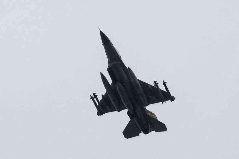 سلاح الجو الإسرائيلي لم يرحم أهالي غزة (أ ف ب)