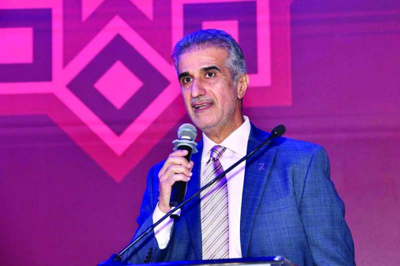 


الدكتور عادل التركيت متحدثاً 