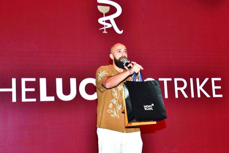 


توزيع الجوائز 