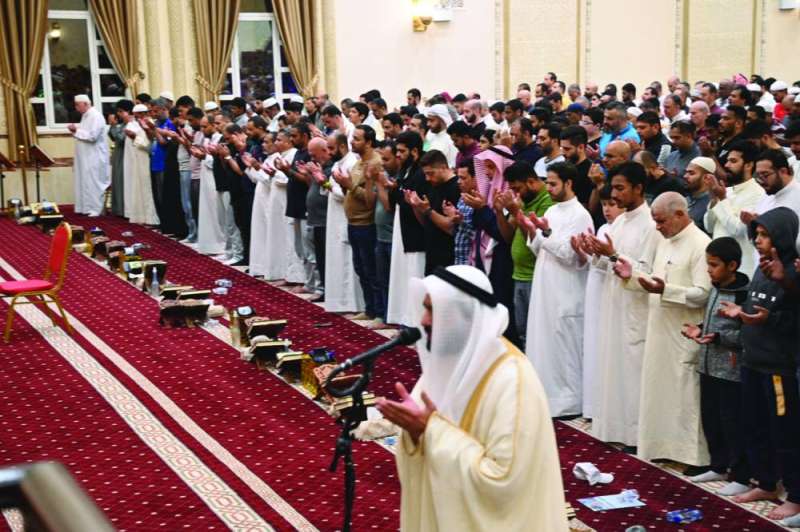 


جانب من صلاة التهجّد في مسجد بلال 