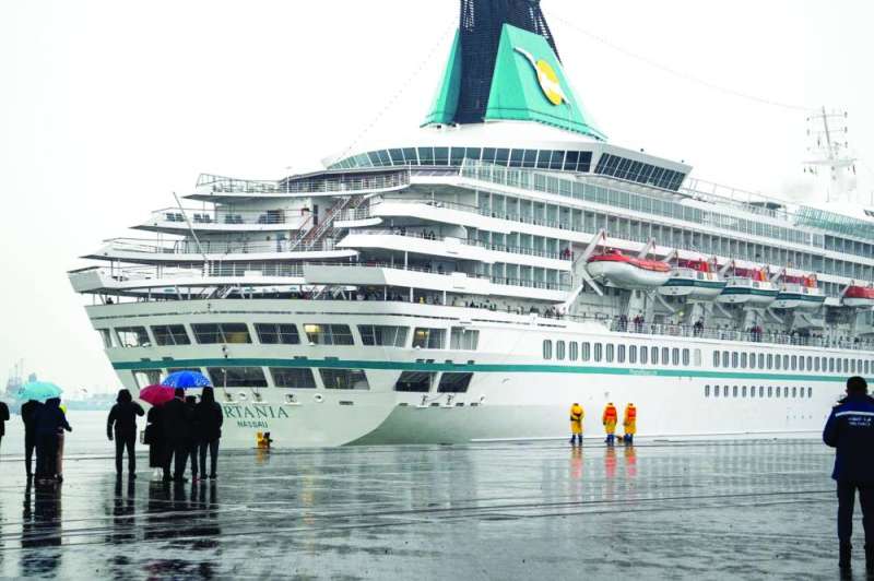 


السفينة السياحية أرتانيا ترسو بميناء الشويخ في يناير قبل الماضي 