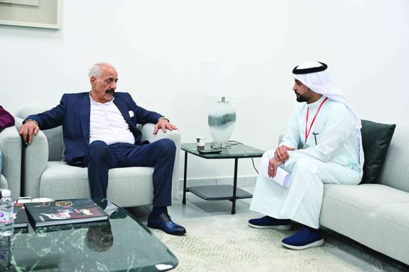 


أيمن زيدان متحدثاً للزميل فيصل التركي 