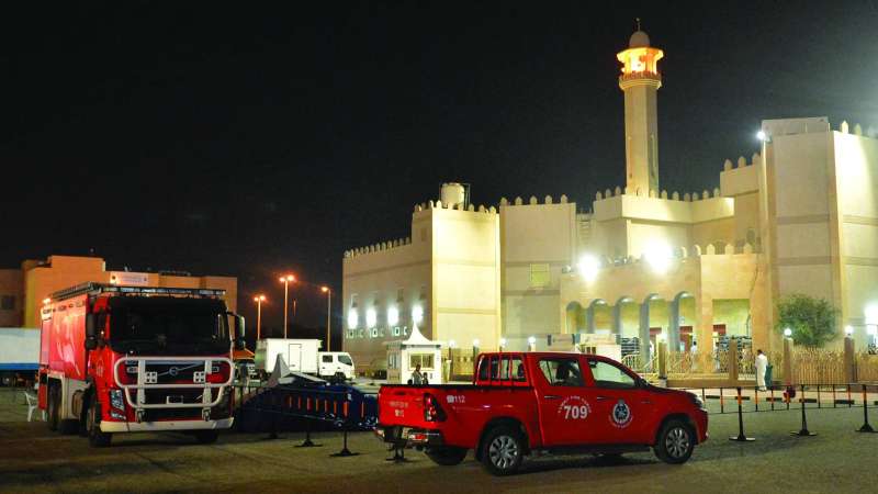 سيارات الإطفاء حاضرة لتأمين المصلين