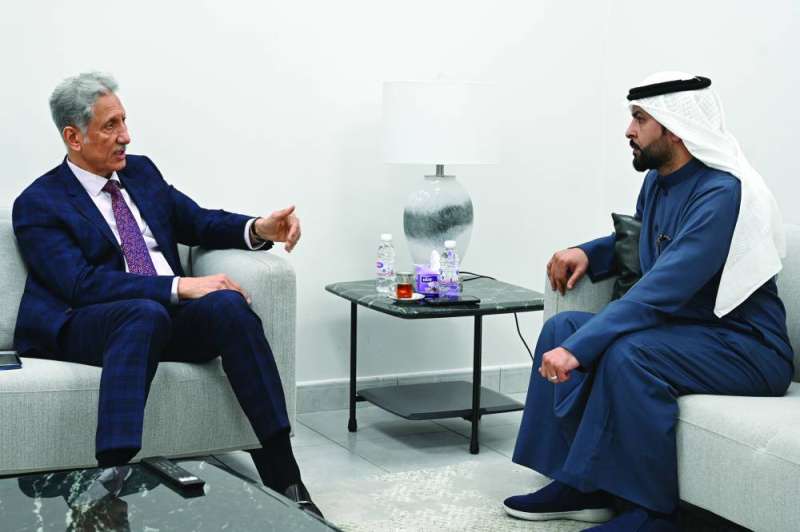 


طالب الرفاعي متحدثاً للزميل فيصل التركي 