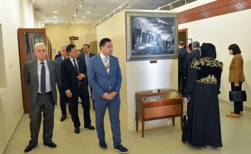 جانب من جولة الديبلوماسيين في القصر 