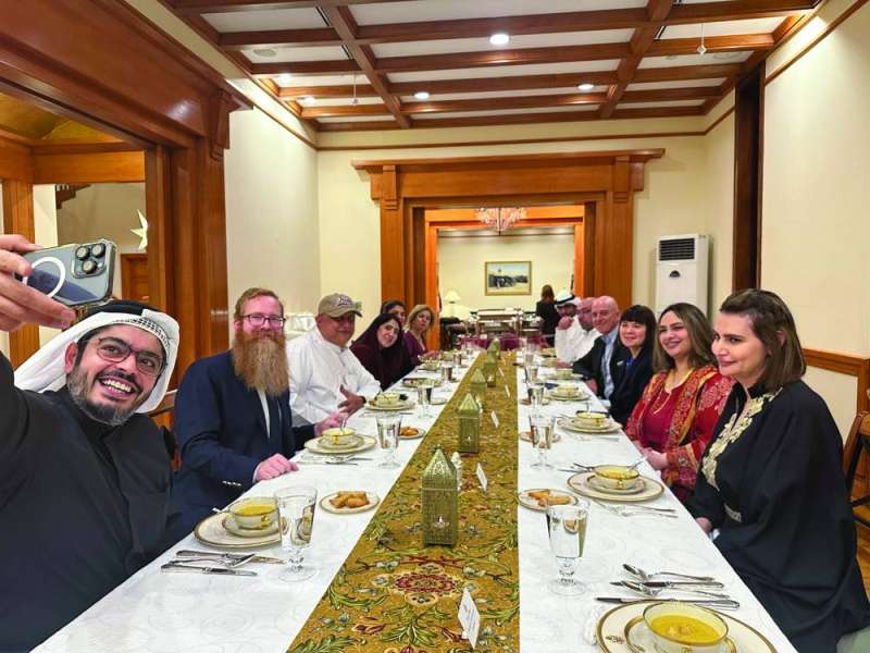 


سيلفي على مائدة الإفطار 