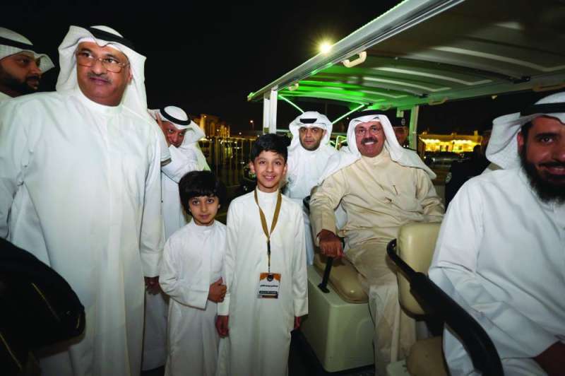 النواف خلال الجولة التفقدية في المسجد