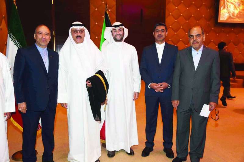 


 السفير الإيراني مستقبلاً السفير حيات 