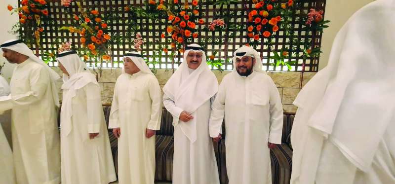 الزميل راشد العميري مع السفير سميح جوهر حيات في الاستقبال