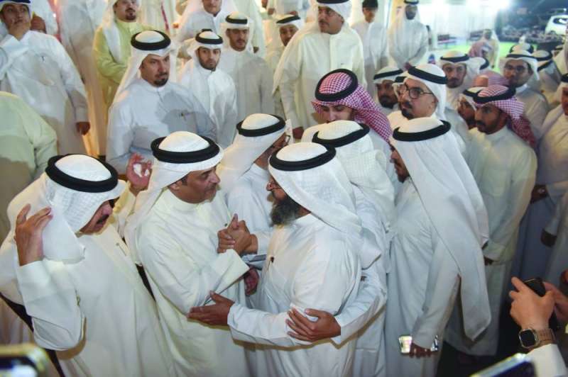 


متعب الجلال مستقبلاً المهنئين 