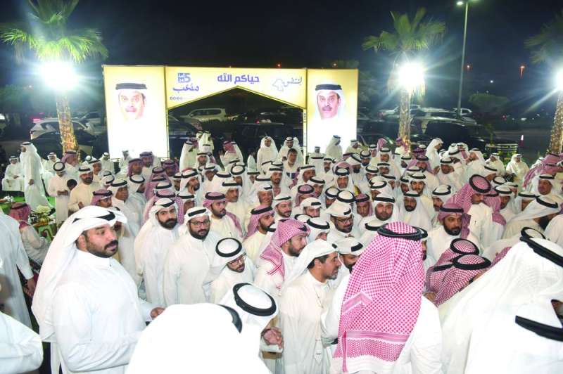 


جموع غفيرة في مقر الجلال للتهنئة 