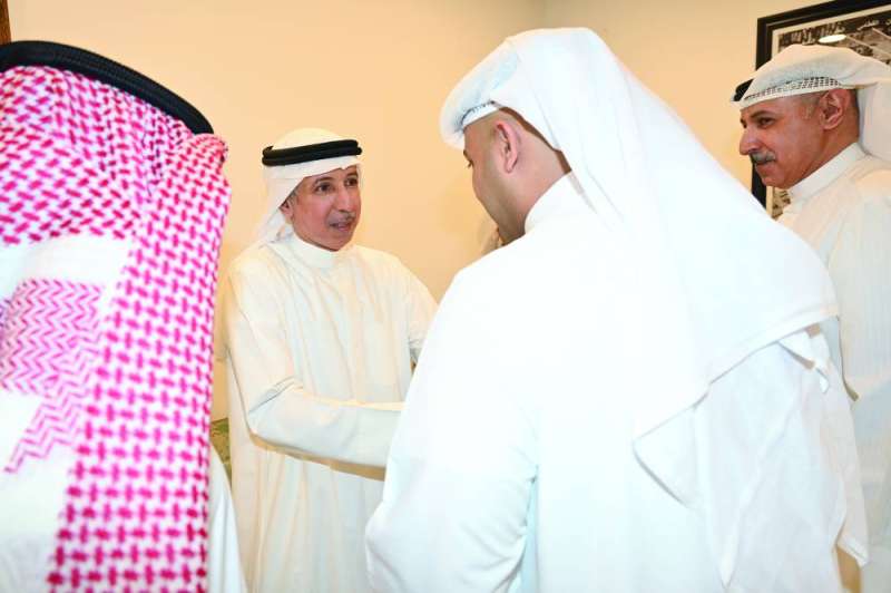 


المضف خلال استقباله المهنئين 